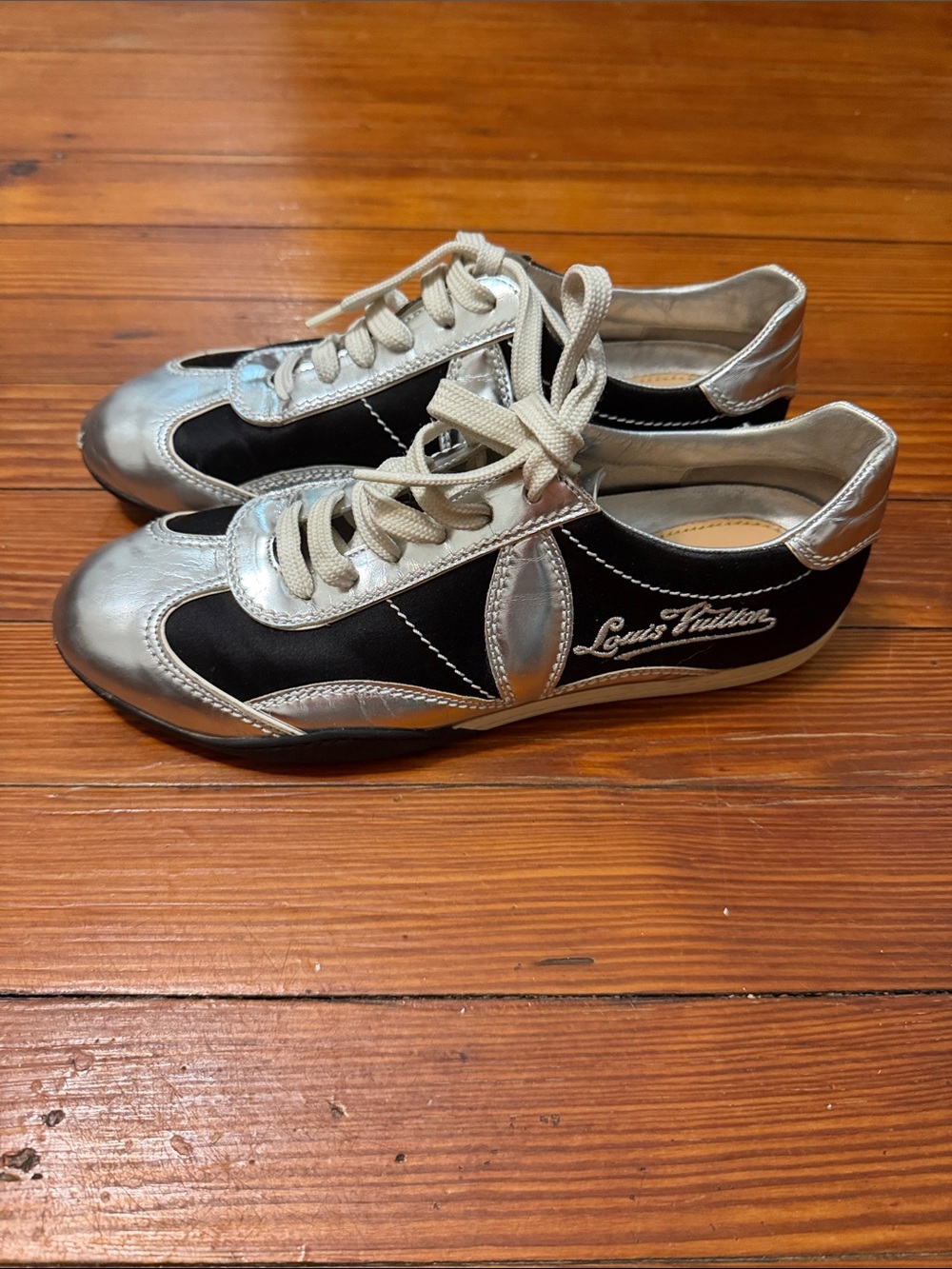 Authentic Louis Vuitton Black and Silver NoumeaWomen's Low-Top Sneakers sz 38.5